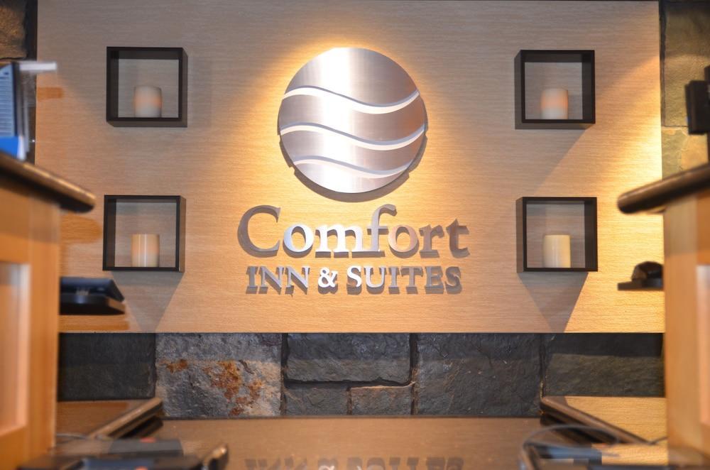 Comfort Inn & Suites Vancouver Downtown City Center Exterior photo